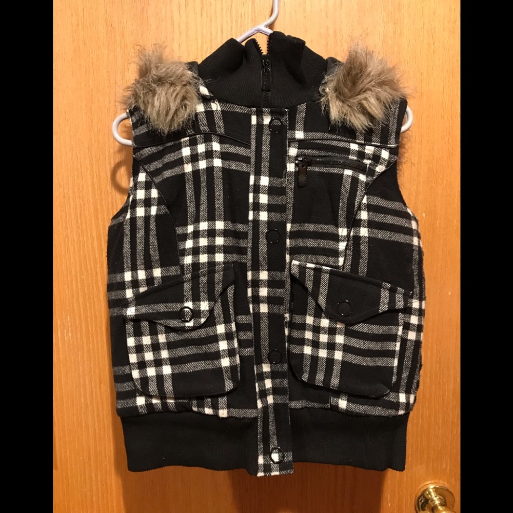 Black and white Rue 21 vest